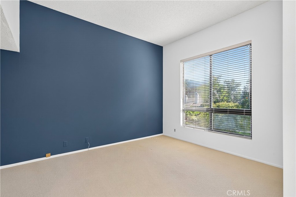 MLS #OC25250186 image #11