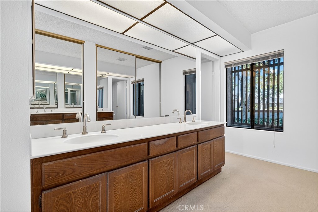 MLS #OC25250186 image #15