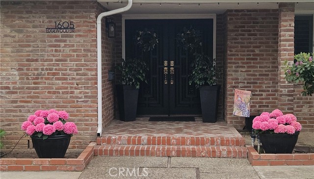 MLS #OC25250219 image #2