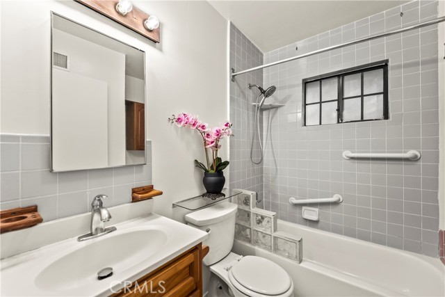 MLS #OC25250270 image #27