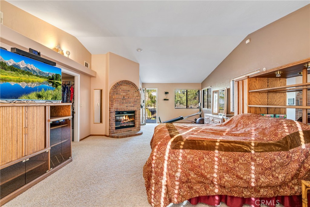 MLS #OC25250274 image #41