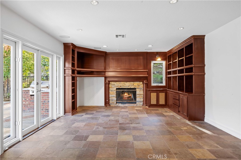 MLS #OC25250292 image #11