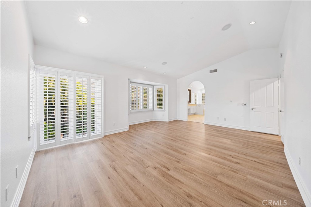 MLS #OC25250292 image #22