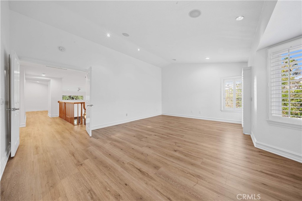 MLS #OC25250292 image #23