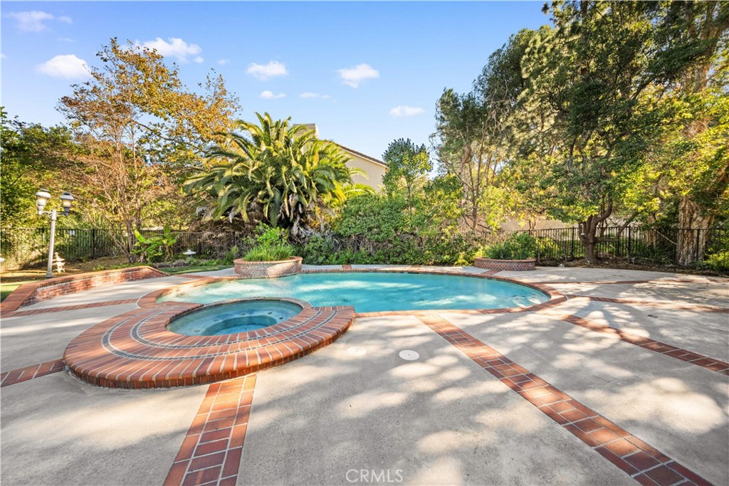 MLS #OC25250292 image #27