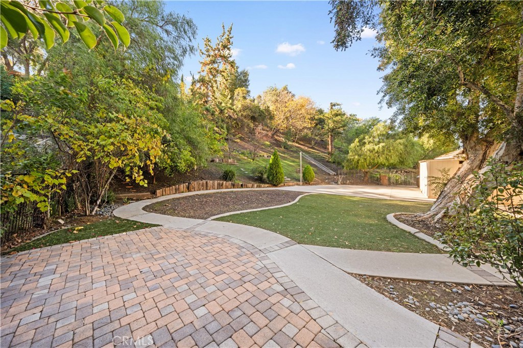 MLS #OC25250292 image #40