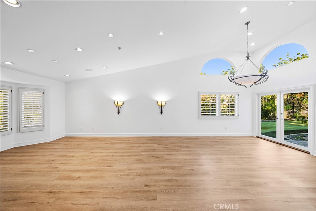 MLS #OC25250292 image #6