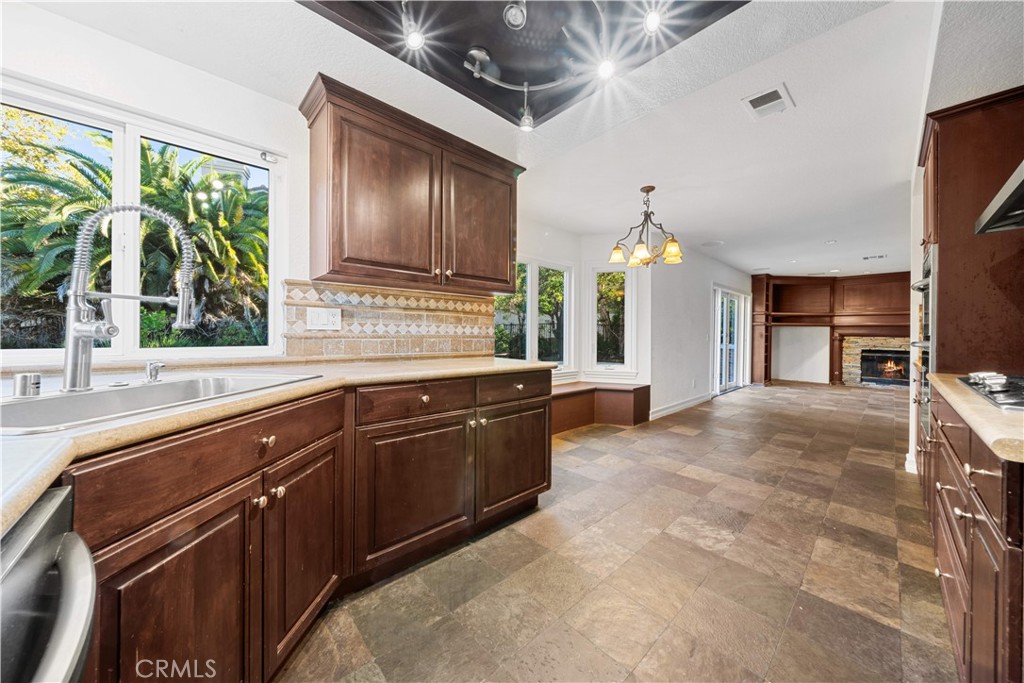 MLS #OC25250292 image #7