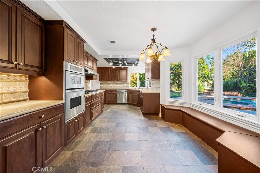 MLS #OC25250292 image #8