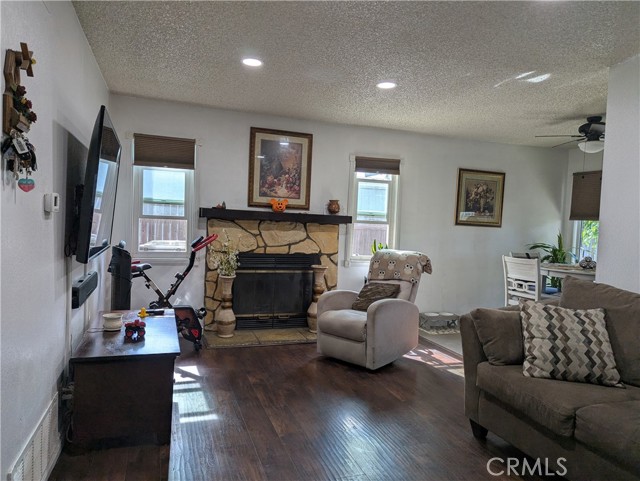 MLS #OC25250357 image #8