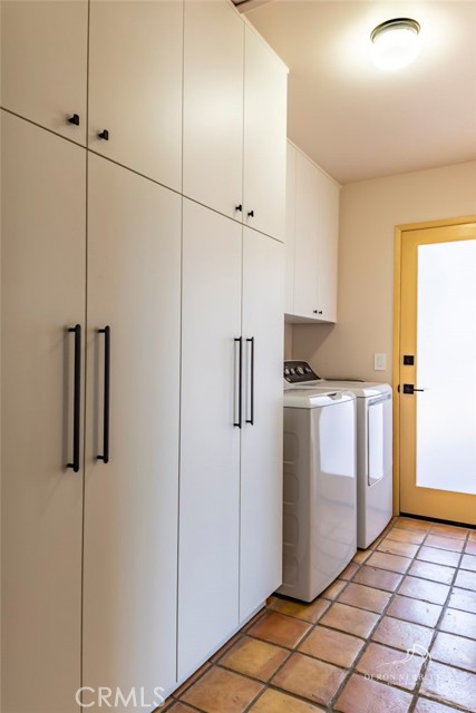 MLS #OC25250454 image #9