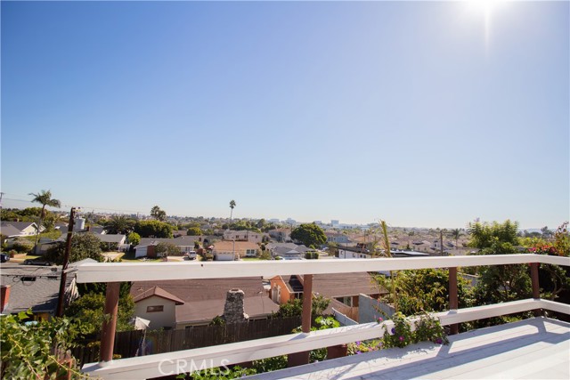 MLS #OC25250478 image #1