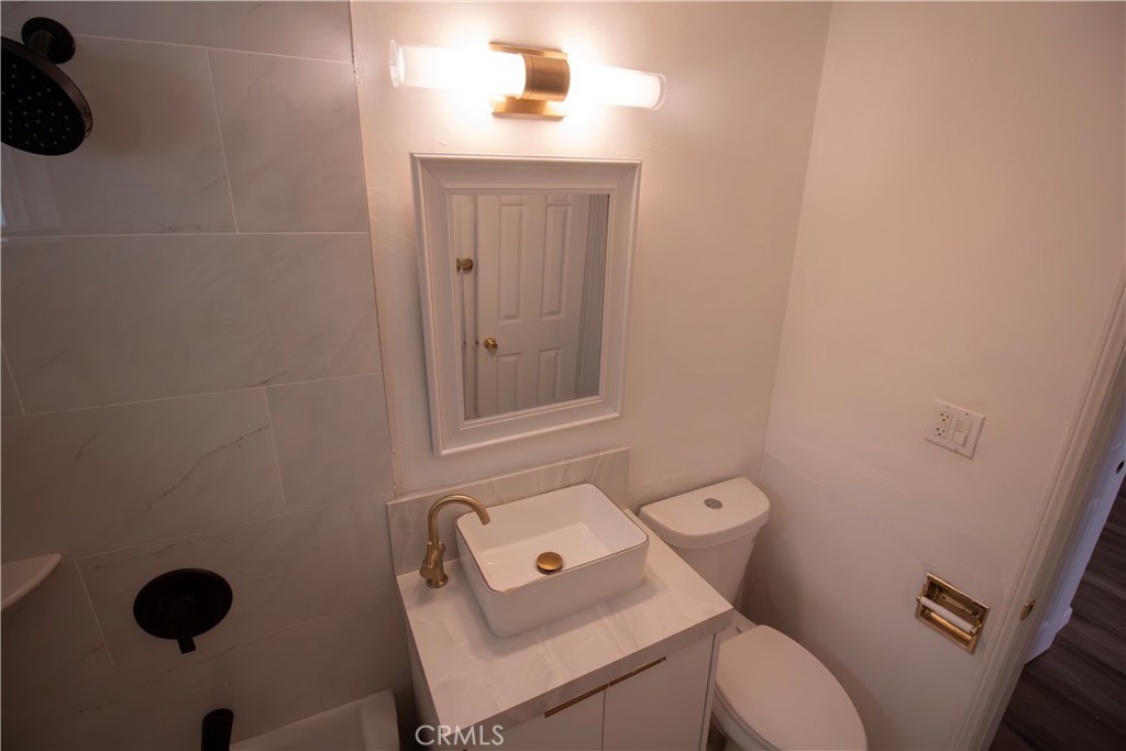 MLS #OC25250478 image #5