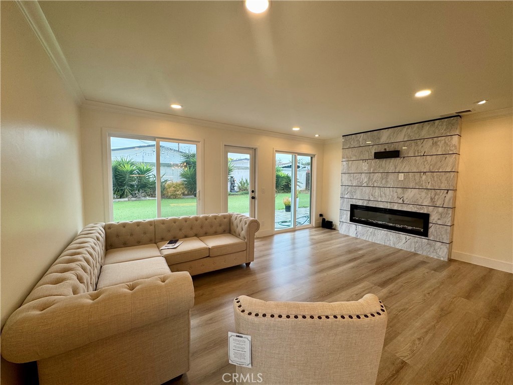 MLS #OC25250489 image #0