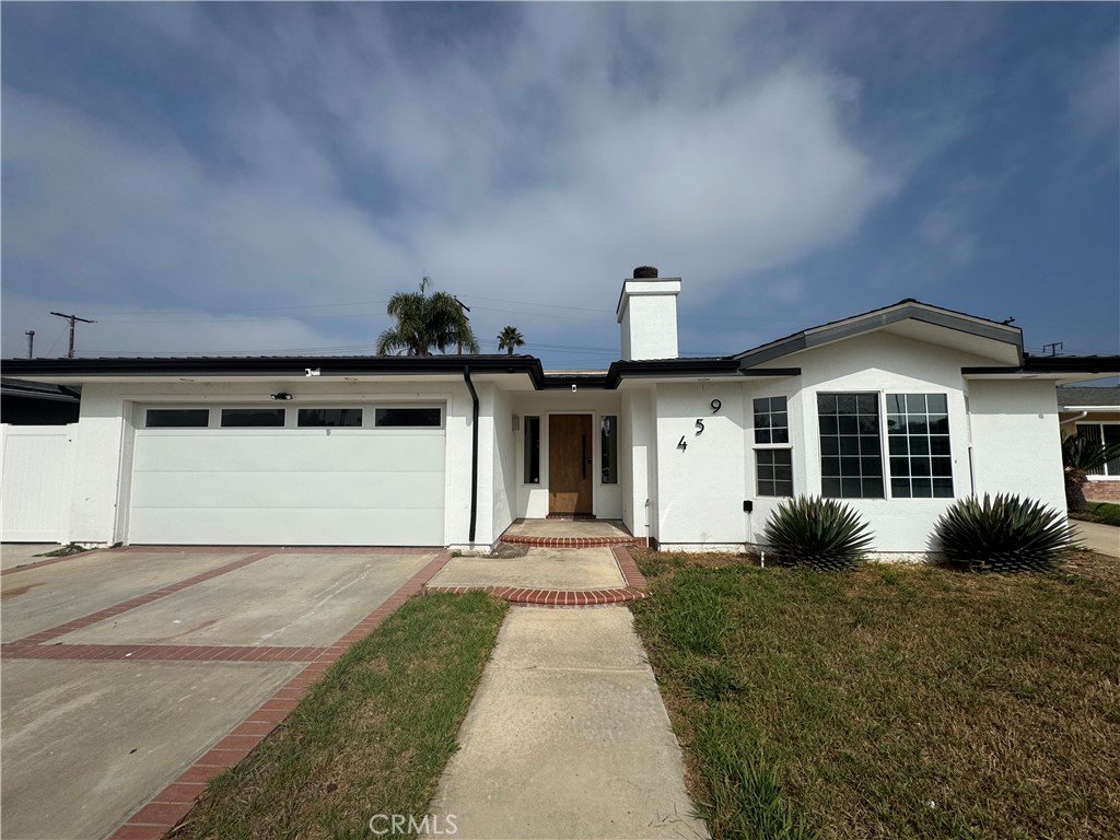 MLS #OC25250489 image #1