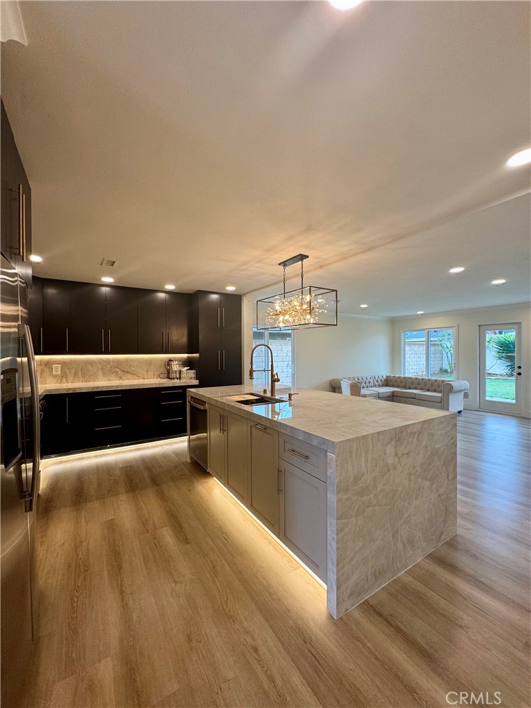 MLS #OC25250489 image #2