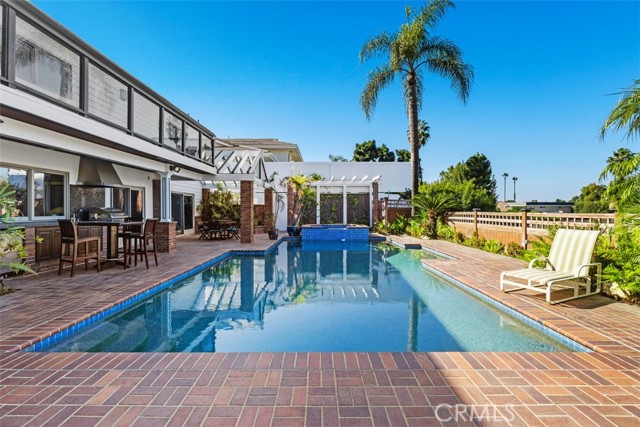 MLS #OC25250493 image #1