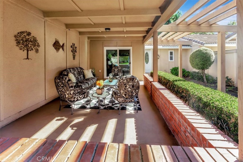 MLS #OC25250511 image #2