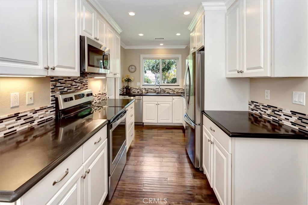 MLS #OC25250511 image #5