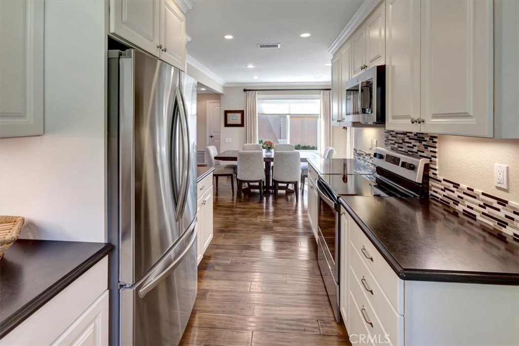 MLS #OC25250511 image #6