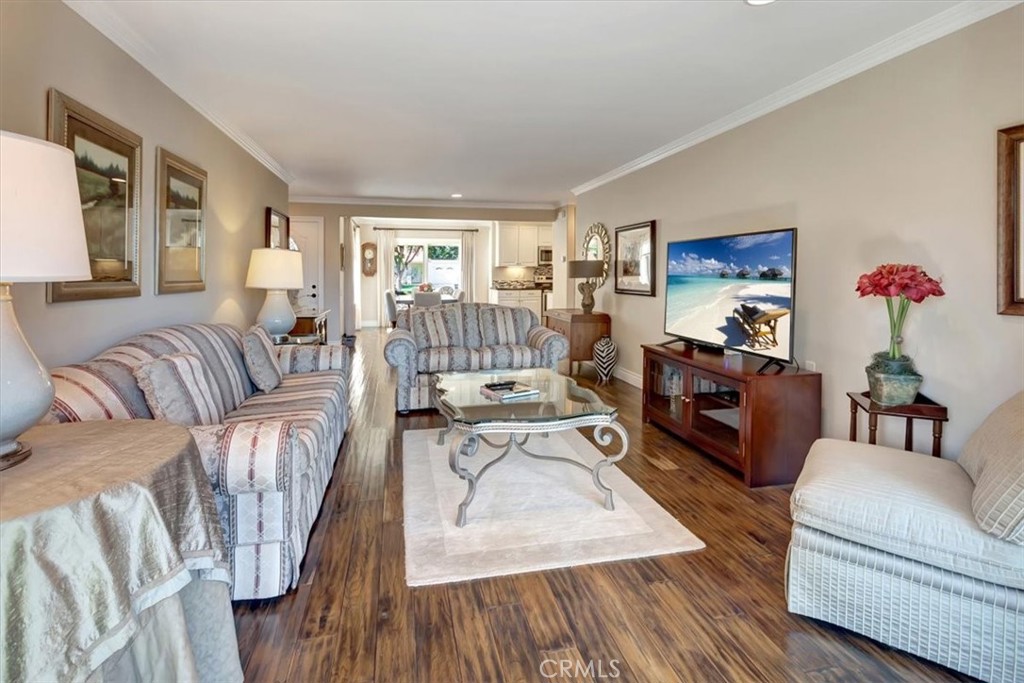 MLS #OC25250511 image #9