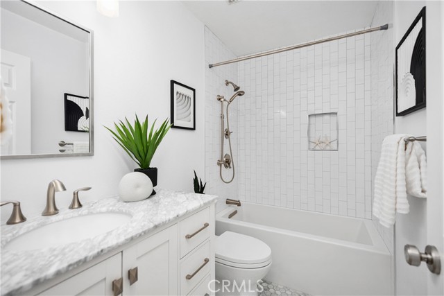 MLS #OC25250519 image #27