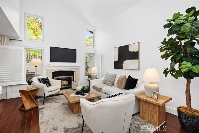 MLS #OC25250519 image #4