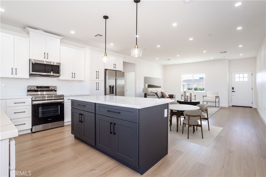 MLS #OC25250558 image #2