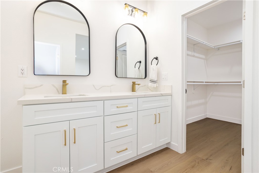 MLS #OC25250558 image #8