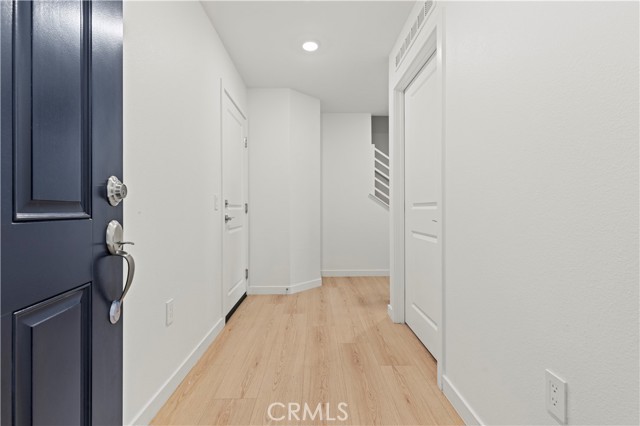 MLS #OC25250673 image #1