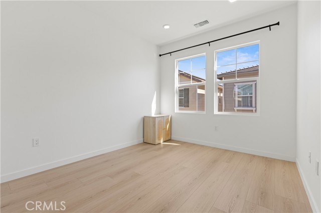 MLS #OC25250673 image #20