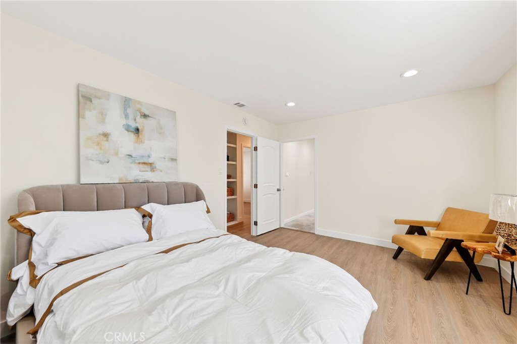 MLS #OC25250695 image #15