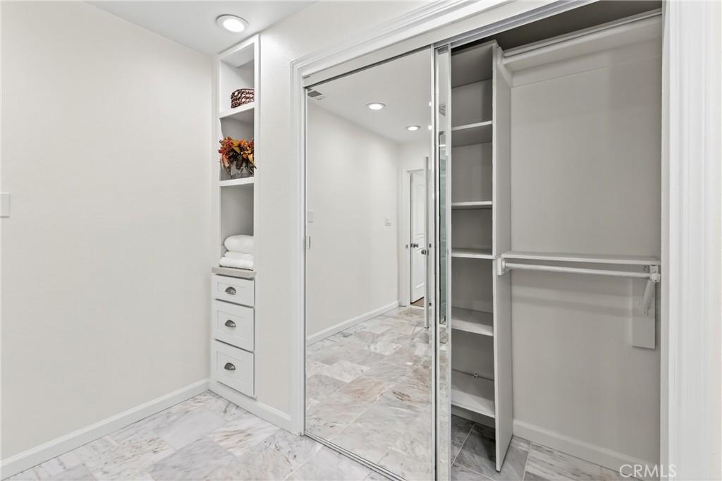 MLS #OC25250695 image #21