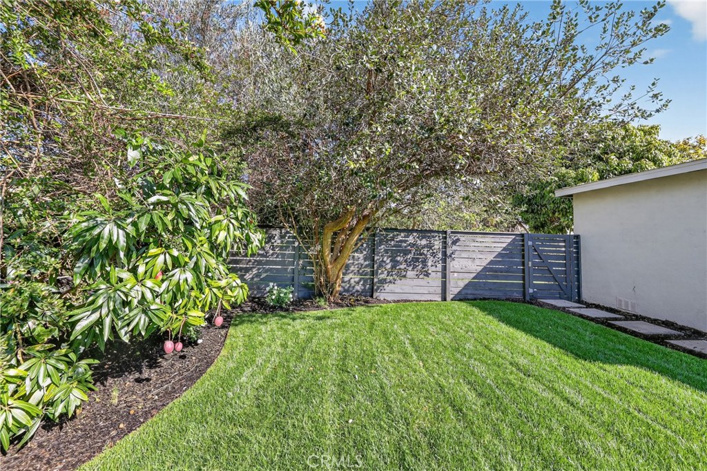 MLS #OC25250695 image #5