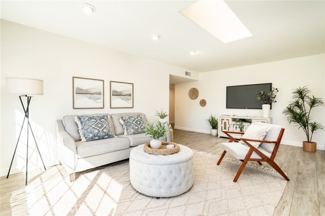 MLS #OC25250712 image #10