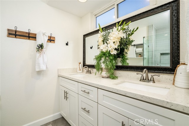 MLS #OC25250712 image #19