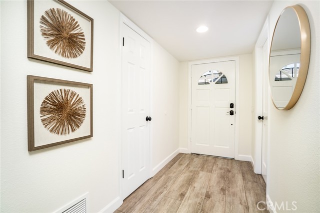 MLS #OC25250712 image #6