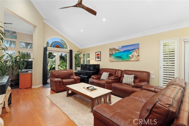 MLS #OC25250756 image #4