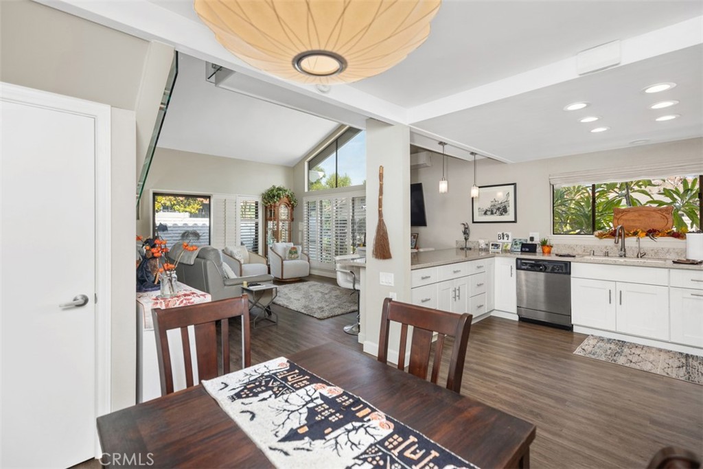 MLS #OC25250758 image #15