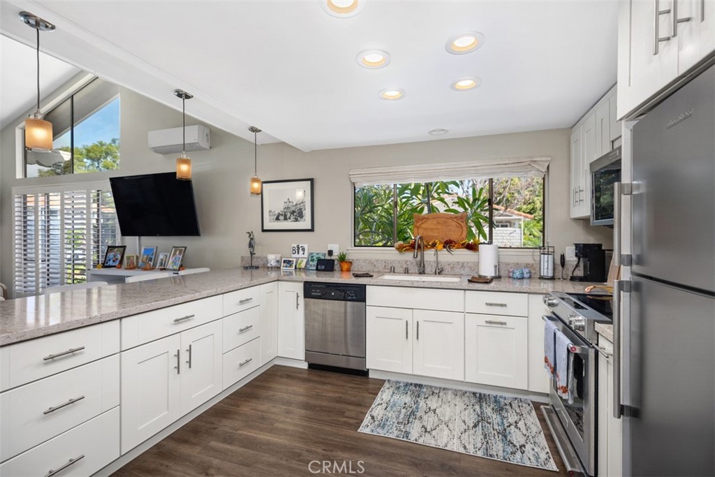 MLS #OC25250758 image #16