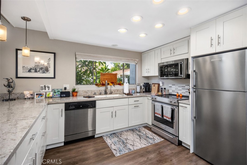 MLS #OC25250758 image #17