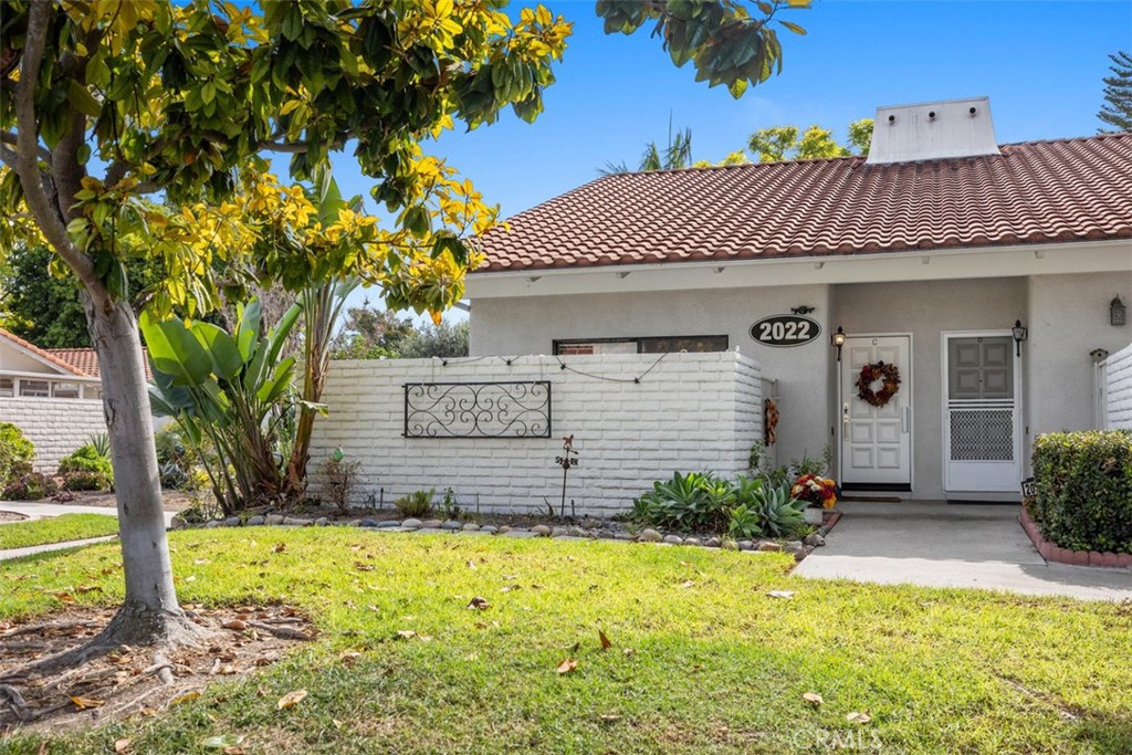 MLS #OC25250758 image #2