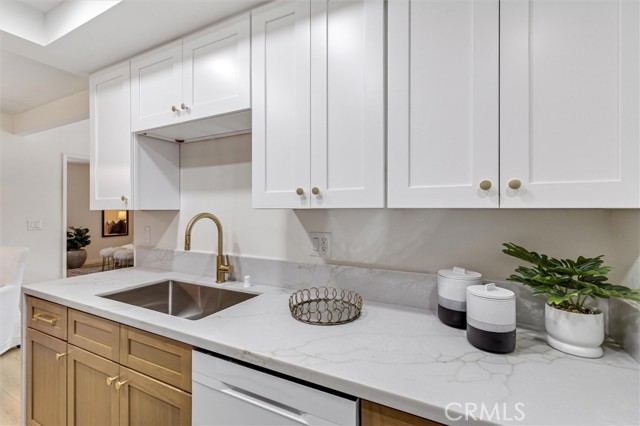 MLS #OC25250764 image #8