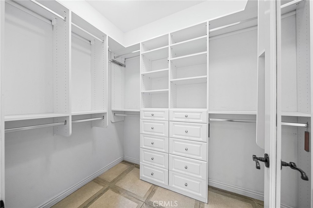 MLS #OC25250779 image #27