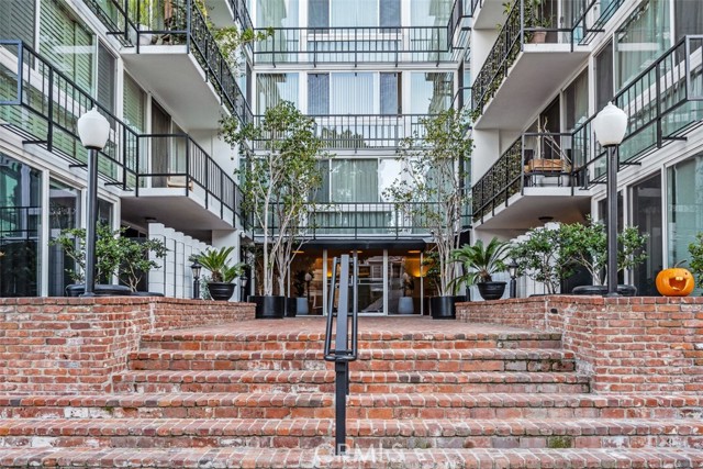 MLS #OC25250784 image #32