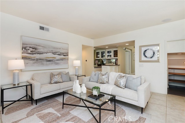 MLS #OC25250797 image #11