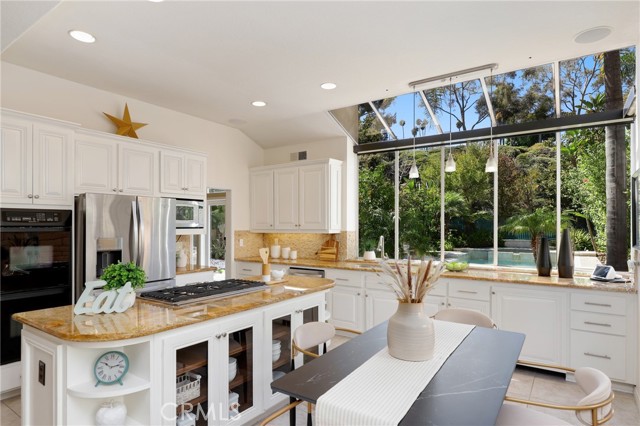 MLS #OC25250797 image #14