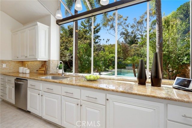 MLS #OC25250797 image #17