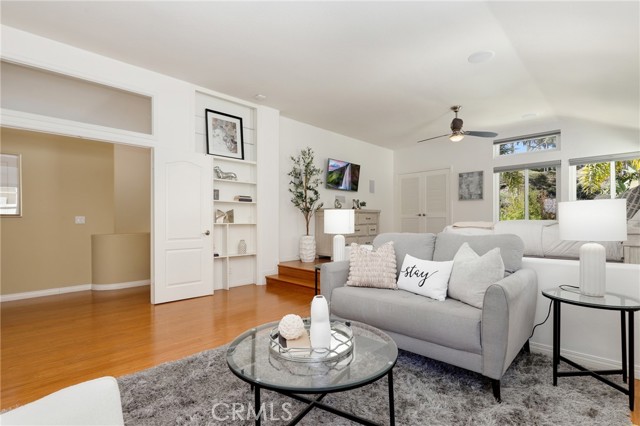 MLS #OC25250797 image #27