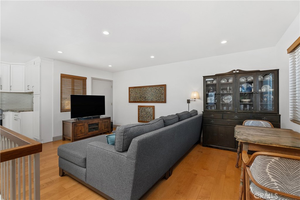 MLS #OC25250843 image #10